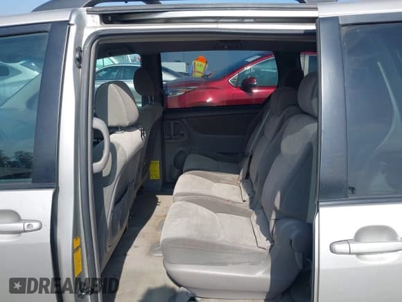 ✅ 2008 Toyota Sienna CE • VIN: 5TDZK23C38S224889 • Lot: 42652031. Listed on IAAI with 189,435 mi. Free auction sales archive from the USA and detailed vehicle history report at DreamBid. Image 8.