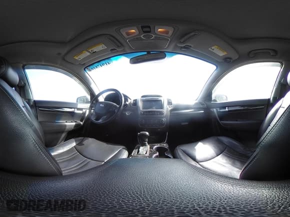 ✅ 2015 Kia Sorento SX Limited • VIN: 5XYKWDA7XFG591922 • Лот: 41947810. Опубликован ранее на IAAI с пробегом 127 167 миль. Бесплатный доступ к архиву аукционных продаж из США и подробный отчёт об истории автомобиля на DreamBid. Изображение 19.