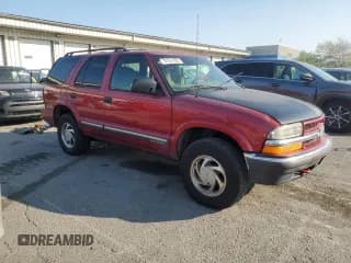 ✅ 2000 Chevrolet Blazer LS • VIN: 1GNDT13W0Y2255463 • Lot: 81561865. Wystawiony na Copart z przebiegiem 288 402 mil. Bezpłatny archiwum sprzedaży aukcyjnych z USA i szczegółowy raport historii pojazdu na DreamBid. Zdjęcie 4.