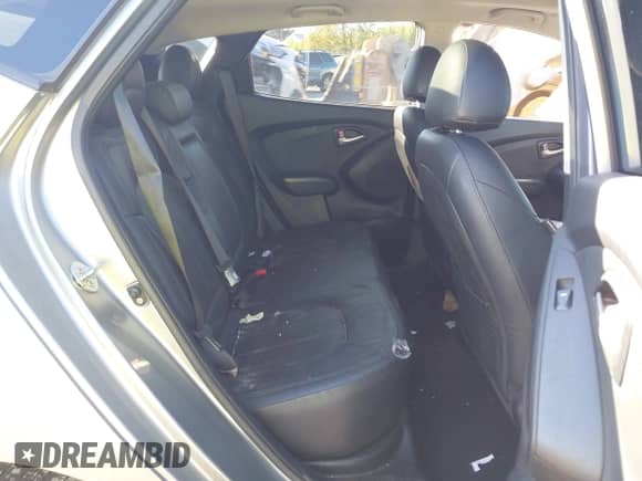 ✅ 2012 Hyundai Tucson Limited • VIN: KM8JUCAC7CU372821 • Лот: 43421774. Размещён на IAAI с пробегом 177 984 миль миль. Получите бесплатный доступ к архиву аукционных продаж из США и посмотрите подробный отчёт об истории автомобиля на DreamBid. Изображение 8.