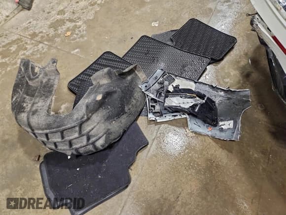 ✅ 2022 Volkswagen Atlas SEL R-Line • VIN: 1V2AR2CA8NC524494 • Lot: 94137575. Wystawiony na Copart z przebiegiem 60 014 mil. Bezpłatny archiwum sprzedaży aukcyjnych z USA i szczegółowy raport historii pojazdu na DreamBid. Zdjęcie 13.