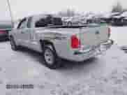 2007 Dodge Dakota ST z VIN 1D7HW22K87S256435, wystawiony jako IAAI lot #41036279 z przebiegiem 198 616 mil mil oraz . Historia ofert i sprzedaży dostępna na DreamBid. Obrazek 3.