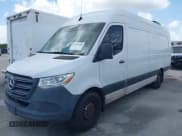 ✅ 2022 Mercedes-Benz Sprinter Cargo • VIN: W1Y4EDHY9NT091582 • Лот: 42497480. Опубликован ранее на IAAI с пробегом 63 392 миль. Бесплатный доступ к архиву аукционных продаж из США и подробный отчёт об истории автомобиля на DreamBid. Изображение 20.