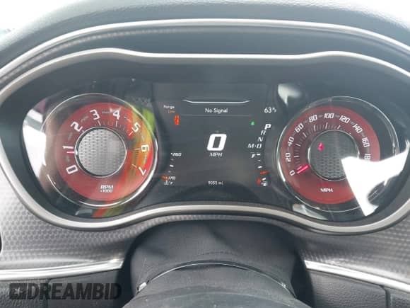 2016 Dodge Challenger SRT Hellcat z VIN 2C3CDZC92GH225238, wystawiony jako IAAI lot #43123789 z przebiegiem 9 055 mil mil oraz . Historia ofert i sprzedaży dostępna na DreamBid. Obrazek 7.