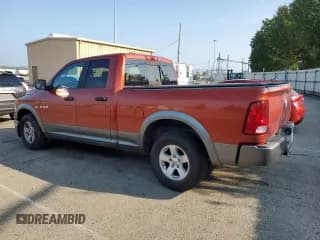✅ 2009 Dodge 1500 SLT • VIN: 1D3HB18T19S744894 • Lot: 64637615. Wystawiony na Copart z przebiegiem 238 112 mil. Bezpłatny archiwum sprzedaży aukcyjnych z USA i szczegółowy raport historii pojazdu na DreamBid. Zdjęcie 2.