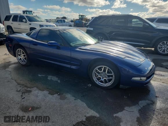 ✅ 2004 Chevrolet Corvette • VIN: 1G1YY22G845125735 • Lot: 90494945. Wystawiony na Copart z przebiegiem Nie podano. Bezpłatny archiwum sprzedaży aukcyjnych z USA i szczegółowy raport historii pojazdu na DreamBid. Zdjęcie 4.