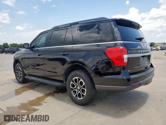 ✅ 2023 Ford Expedition XLT • VIN: 1FMJU1H84PEA61384 • Лот: 63702615. Опубликован ранее на Copart с пробегом 24 450 миль. Бесплатный доступ к архиву аукционных продаж из США и подробный отчёт об истории автомобиля на DreamBid. Изображение 2.