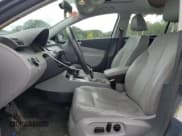 ✅ 2010 Volkswagen Passat Komfort • VIN: WVWJM9AN2AE140384 • Lot: 82783615. Wystawiony na Copart z przebiegiem 172 451 mil. Bezpłatny archiwum sprzedaży aukcyjnych z USA i szczegółowy raport historii pojazdu na DreamBid. Zdjęcie 7.