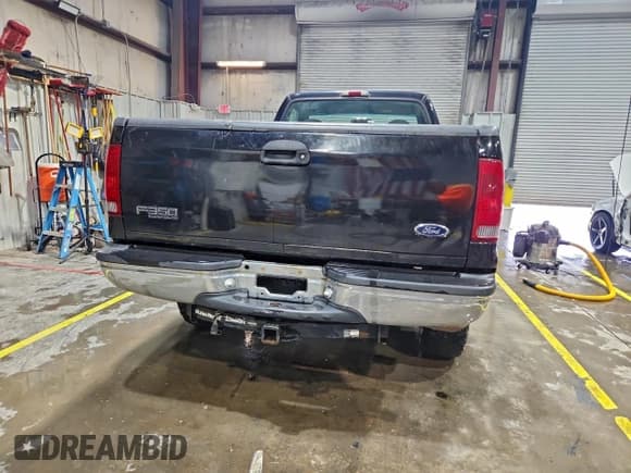 ✅ 2000 Ford F-350 XL • VIN: 1FTSF31FXYEC06517 • Lot: 94506565. Listed on Copart with 195,050 mi. Free auction sales archive from the USA and detailed vehicle history report at DreamBid. Image 6.