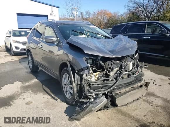✅ 2018 Nissan Rogue S • VIN: KNMAT2MV5JP583980 • Lot: 90927565. Wystawiony na Copart z przebiegiem 55 541 mil. Bezpłatny archiwum sprzedaży aukcyjnych z USA i szczegółowy raport historii pojazdu na DreamBid. Zdjęcie 15.