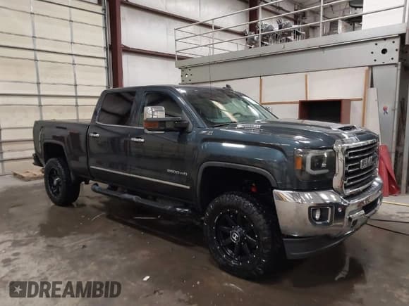 ✅ 2019 GMC Sierra 2500HD SLT • VIN: 1GT12REYXKF123306 • Lot: 41014355. Wystawiony na IAAI z przebiegiem 44 602 mil. Bezpłatny archiwum sprzedaży aukcyjnych z USA i szczegółowy raport historii pojazdu na DreamBid. Zdjęcie 1.