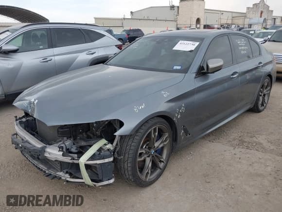 ✅ 2018 BMW 5 Series M550i xDrive • VIN: WBAJB9C55JB035694 • Lot: 42122730. Listed on IAAI with 61,561 mi. Free auction sales archive from the USA and detailed vehicle history report at DreamBid. Image 2.