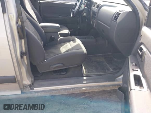 ✅ 2004 Chevrolet Colorado LS Z71 • VIN: 1GCDT196648163104 • Lot: 41783414. Listed on IAAI with 175,015 mi. Free auction sales archive from the USA and detailed vehicle history report at DreamBid. Image 5.