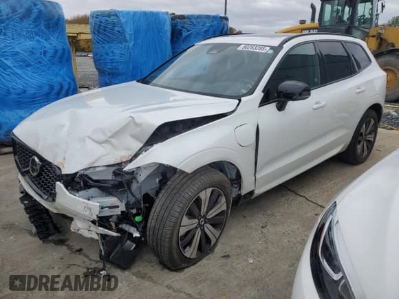 ✅ 2024 Volvo XC60 Plus Dark Theme • VIN: YV4H60DL7R1783621 • Lot: 90283285. Listed on Copart with 4,419 mi. Free auction sales archive from the USA and detailed vehicle history report at DreamBid. Image 1.