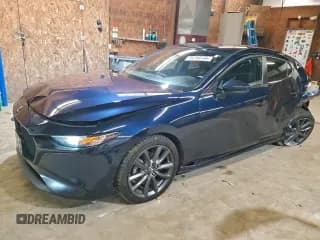 ✅ 2019 Mazda 3 Preferred • VIN: JM1BPBMM6K1140791 • Лот: 95308165. Опубликован ранее на Copart с пробегом 38 292 миль. Бесплатный доступ к архиву аукционных продаж из США и подробный отчёт об истории автомобиля на DreamBid. Изображение 1.