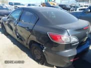 ✅ 2013 Mazda 3 i Sport • VIN: JM1BL1UPXD1731628 • Lot: 43818726. Wystawiony na IAAI z przebiegiem 167 802 mil. Bezpłatny archiwum sprzedaży aukcyjnych z USA i szczegółowy raport historii pojazdu na DreamBid. Zdjęcie 3.