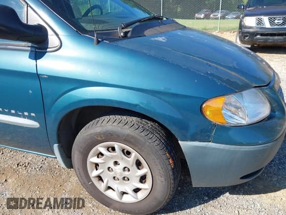 ✅ 2001 Chrysler Voyager • VIN: 1C4GJ25G21B101415 • Lot: 42639573. Wystawiony na IAAI z przebiegiem 196 897 mil. Bezpłatny archiwum sprzedaży aukcyjnych z USA i szczegółowy raport historii pojazdu na DreamBid. Zdjęcie 13.