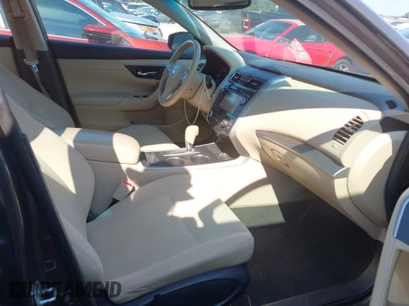 ✅ 2015 Nissan Altima SV • VIN: 1N4AL3AP3FC250547 • Lot: 43233753. Wystawiony na IAAI z przebiegiem 205 009 mil. Bezpłatny archiwum sprzedaży aukcyjnych z USA i szczegółowy raport historii pojazdu na DreamBid. Zdjęcie 5.