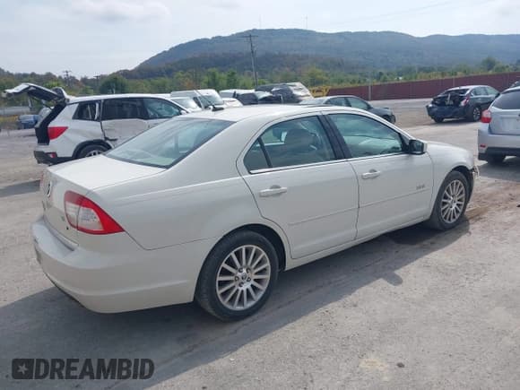 ✅ 2008 Mercury Milan Premier • VIN: 3MEHM08198R619405 • Lot: 43265254. Wystawiony na IAAI z przebiegiem 198 676 mil. Bezpłatny archiwum sprzedaży aukcyjnych z USA i szczegółowy raport historii pojazdu na DreamBid. Zdjęcie 4.