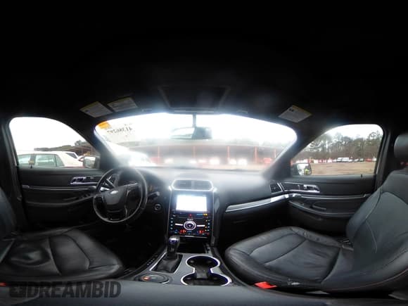 ✅ 2017 Ford Explorer • VIN: 1FM5K8GP4HGD95328 • Lot: 41386297. Wystawiony na IAAI z przebiegiem 163 282 mil. Bezpłatny archiwum sprzedaży aukcyjnych z USA i szczegółowy raport historii pojazdu na DreamBid. Zdjęcie 19.