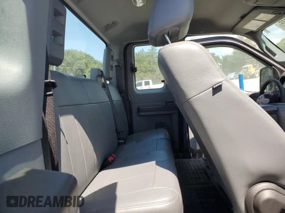 ✅ 2012 Ford F-250 XL • VIN: 1FT7X2B69CED03938 • Lot: 68217805. Wystawiony na Copart z przebiegiem 117 325 mil. Bezpłatny archiwum sprzedaży aukcyjnych z USA i szczegółowy raport historii pojazdu na DreamBid. Zdjęcie 10.