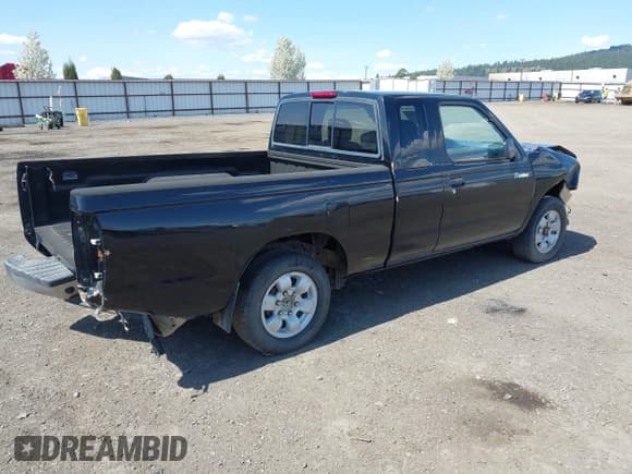 ✅ 2000 Nissan Frontier XE • VIN: 1N6DD26S8YC390900 • Lot: 39158710. Listed on IAAI with 235,840 mi. Free auction sales archive from the USA and detailed vehicle history report at DreamBid. Image 4.