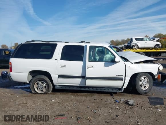 ✅ 2001 Chevrolet Suburban LS • VIN: 3GNEC16T21G112159 • Лот: 41069237. Опубликован ранее на IAAI с пробегом Не указан. Бесплатный доступ к архиву аукционных продаж из США и подробный отчёт об истории автомобиля на DreamBid. Изображение 13.