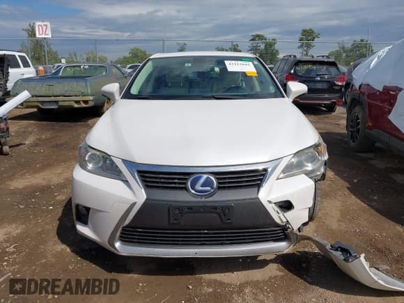 ✅ 2015 Lexus CT 200h • VIN: JTHKD5BH5F2210165 • Лот: 43113641. Опубликован ранее на IAAI с пробегом 229 414 миль. Бесплатный доступ к архиву аукционных продаж из США и подробный отчёт об истории автомобиля на DreamBid. Изображение 12.