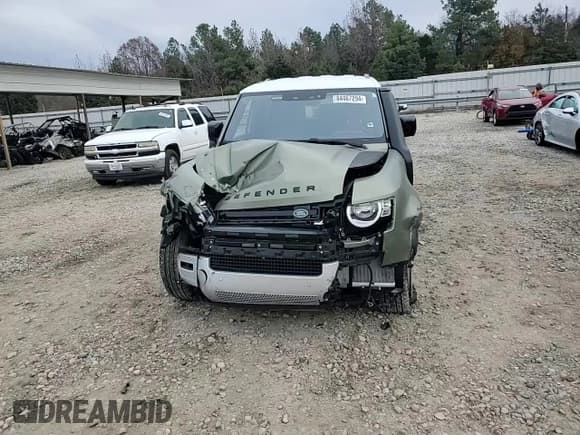 ✅ 2020 Land Rover Defender • VIN: SALEK7EX0L2015467 • Lot: 84467294. Listed on Copart with 10,132 mi. Free auction sales archive from the USA and detailed vehicle history report at DreamBid. Image 12.