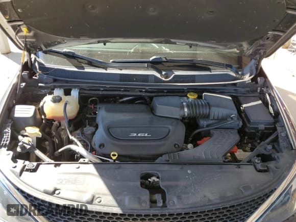 ✅ 2017 Chrysler Pacifica Touring • VIN: 2C4RC1DGXHR695469 • Lot: 87284255. Listed on Copart with 129,899 mi. Free auction sales archive from the USA and detailed vehicle history report at DreamBid. Image 11.