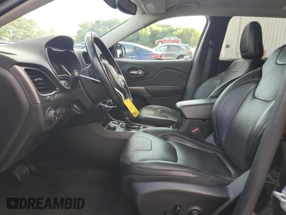 ✅ 2020 Jeep Cherokee Limited • VIN: 1C4PJMDN4LD594419 • Lot: 69024345. Wystawiony na Copart z przebiegiem 81 555 mil. Bezpłatny archiwum sprzedaży aukcyjnych z USA i szczegółowy raport historii pojazdu na DreamBid. Zdjęcie 7.