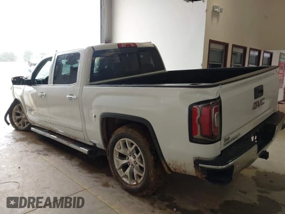 ✅ 2017 GMC Sierra 1500 SLT • VIN: 3GTU2NEC9HG291178 • Lot: 42932535. Wystawiony na IAAI z przebiegiem 84 480 mil. Bezpłatny archiwum sprzedaży aukcyjnych z USA i szczegółowy raport historii pojazdu na DreamBid. Zdjęcie 3.