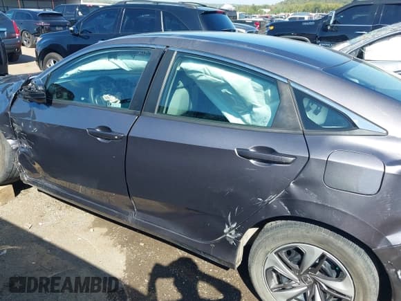 ✅ 2019 Honda Civic LX • VIN: 19XFC2F62KE050708 • Lot: 43372597. Listed on IAAI with 77,856 mi. Free auction sales archive from the USA and detailed vehicle history report at DreamBid. Image 15.