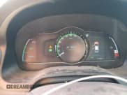 ✅ 2019 Hyundai Ioniq • VIN: KMHC75LH8KU034492 • Lot: 86691515. Wystawiony na Copart z przebiegiem 111 300 mil. Bezpłatny archiwum sprzedaży aukcyjnych z USA i szczegółowy raport historii pojazdu na DreamBid. Zdjęcie 9.