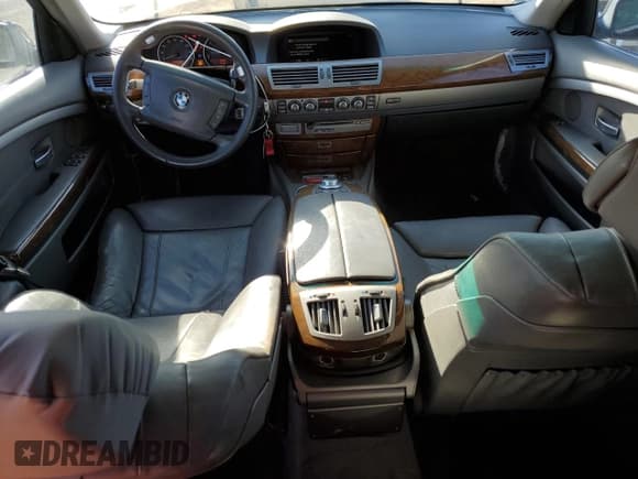 ✅ 2006 BMW 7 Series 750Li • VIN: WBAHN83526DT31834 • Lot: 77044234. Listed on Copart with 157,558 mi. Free auction sales archive from the USA and detailed vehicle history report at DreamBid. Image 8.
