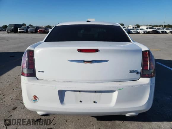 ✅ 2014 Chrysler 300 S • VIN: 2C3CCAGG9EH331485 • Lot: 85658065. Listed on Copart with 144,865 mi. Free auction sales archive from the USA and detailed vehicle history report at DreamBid. Image 6.