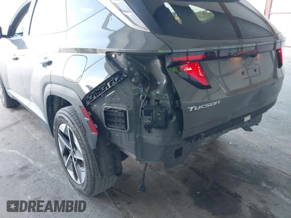 ✅ 2025 Hyundai Tucson SEL • VIN: 5NMJBCDE6SH480165 • Lot: 43613547. Wystawiony na IAAI z przebiegiem 21 681 mil. Bezpłatny archiwum sprzedaży aukcyjnych z USA i szczegółowy raport historii pojazdu na DreamBid. Zdjęcie 18.