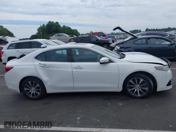 ✅ 2016 Acura TLX • VIN: 19UUB1F31GA000694 • Лот: 43074487. Опубликован ранее на IAAI с пробегом 136 160 миль. Бесплатный доступ к архиву аукционных продаж из США и подробный отчёт об истории автомобиля на DreamBid. Изображение 13.