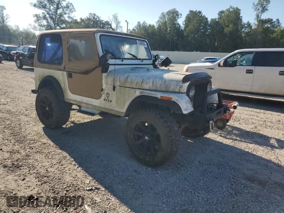 ✅ 1985 Jeep CJ • VIN: 1JCCF87E2FT063294 • Lot: 83882604. Listed on Copart with 10,428 mi. Free auction sales archive from the USA and detailed vehicle history report at DreamBid. Image 4.