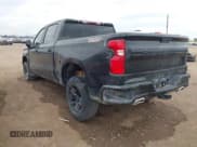 ✅ 2022 Chevrolet Silverado 1500 LT Trail Boss • VIN: 1GCPYFED3NZ194306 • Lot: 41906625. Wystawiony na IAAI z przebiegiem Nie podano. Bezpłatny archiwum sprzedaży aukcyjnych z USA i szczegółowy raport historii pojazdu na DreamBid. Zdjęcie 3.