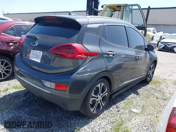 ✅ 2021 Chevrolet Bolt EV Premier • VIN: 1G1FZ6S01M4113902 • Lot: 41642702. Wystawiony na IAAI z przebiegiem 33 026 mil. Bezpłatny archiwum sprzedaży aukcyjnych z USA i szczegółowy raport historii pojazdu na DreamBid. Zdjęcie 4.