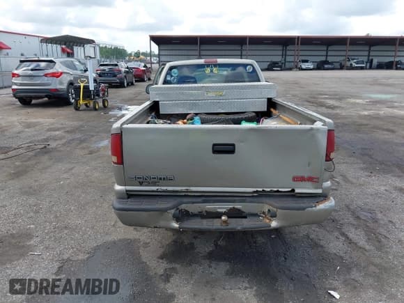 ✅ 2002 GMC Sonoma SLS • VIN: 1GTCS14W528212960 • Лот: 42658195. Опубликован ранее на IAAI с пробегом 189 885 миль. Бесплатный доступ к архиву аукционных продаж из США и подробный отчёт об истории автомобиля на DreamBid. Изображение 15.