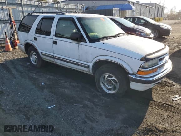 ✅ 2001 Chevrolet Blazer LT • VIN: 1GNDT13W71K249004 • Lot: 42794615. Wystawiony na Copart z przebiegiem Nie podano. Bezpłatny archiwum sprzedaży aukcyjnych z USA i szczegółowy raport historii pojazdu na DreamBid. Zdjęcie 4.