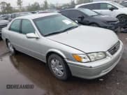 ✅ 2000 Toyota Camry LE • VIN: 4T1BG22K6YU708347 • Lot: 43327746. Wystawiony na IAAI z przebiegiem 134 126 mil. Bezpłatny archiwum sprzedaży aukcyjnych z USA i szczegółowy raport historii pojazdu na DreamBid. Zdjęcie 1.