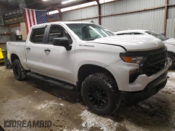 2022 Chevrolet Silverado 1500 Work Truck z VIN 2GCUDAED2N1499127, wystawiony jako Copart lot #88084515 z przebiegiem 27 833 mil mil oraz Szkoda całkowita • Salvage title. Historia ofert i sprzedaży dostępna na DreamBid. Obrazek 4.