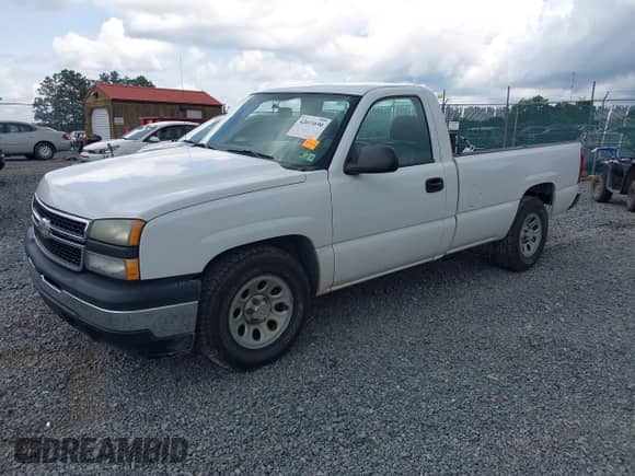 2006 Chevrolet Silverado 1500 Work Truck z VIN 1GCEC14X76Z131361, wystawiony jako IAAI lot #42611690 z przebiegiem 99 098 mil mil oraz . Historia ofert i sprzedaży dostępna na DreamBid. Obrazek 2.