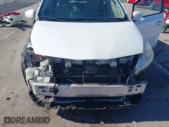 ✅ 2013 Toyota Prius Three • VIN: JTDZN3EU6D3276726 • Лот: 43595523. Опубликован ранее на IAAI с пробегом 133 948 миль. Бесплатный доступ к архиву аукционных продаж из США и подробный отчёт об истории автомобиля на DreamBid. Изображение 6.