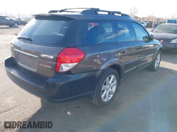 ✅ 2008 Subaru Outback Limited • VIN: 4S4BP62C287328193 • Lot: 43840881. Listed on IAAI with 202,098 mi. Free auction sales archive from the USA and detailed vehicle history report at DreamBid. Image 4.