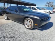 ✅ 2010 Dodge Challenger R/T Classic • VIN: 2B3CJ5DT3AH100832 • Lot: 82830024. Wystawiony na Copart z przebiegiem Nie podano. Bezpłatny archiwum sprzedaży aukcyjnych z USA i szczegółowy raport historii pojazdu na DreamBid. Zdjęcie 4.