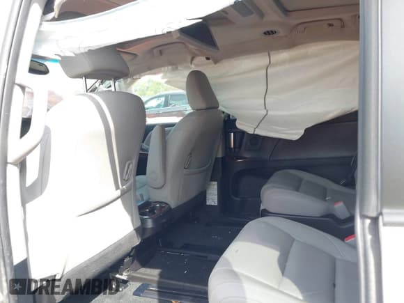 ✅ 2016 Toyota Sienna XLE • VIN: 5TDYK3DC5GS708948 • Лот: 43205001. Опубликован ранее на IAAI с пробегом 45 924 миль. Бесплатный доступ к архиву аукционных продаж из США и подробный отчёт об истории автомобиля на DreamBid. Изображение 5.